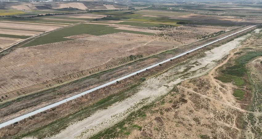 Kuraklık Büyükçekmece Gölü'nü vurdu! Dere kurudu, görüntüler endişe verici