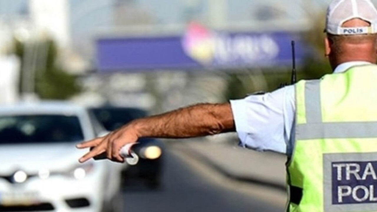 Polisin &#039;dur&#039; ihtarına uymadı, 60 bin 819 lira ceza yedi