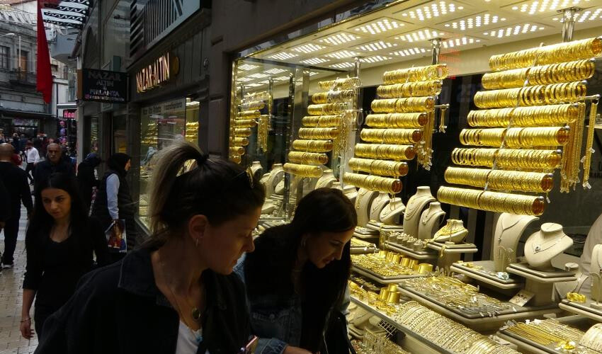 Kuyumcular, 'Altın yatırımcısını mahcup etmez' diyerek tarih verdi: Yükseleceği miktarı açıkladı Kuyumcular, 'Altın yatırımcısını mahcup etmez' diyerek tarih verdi: Yükseleceği miktarı açıkladı