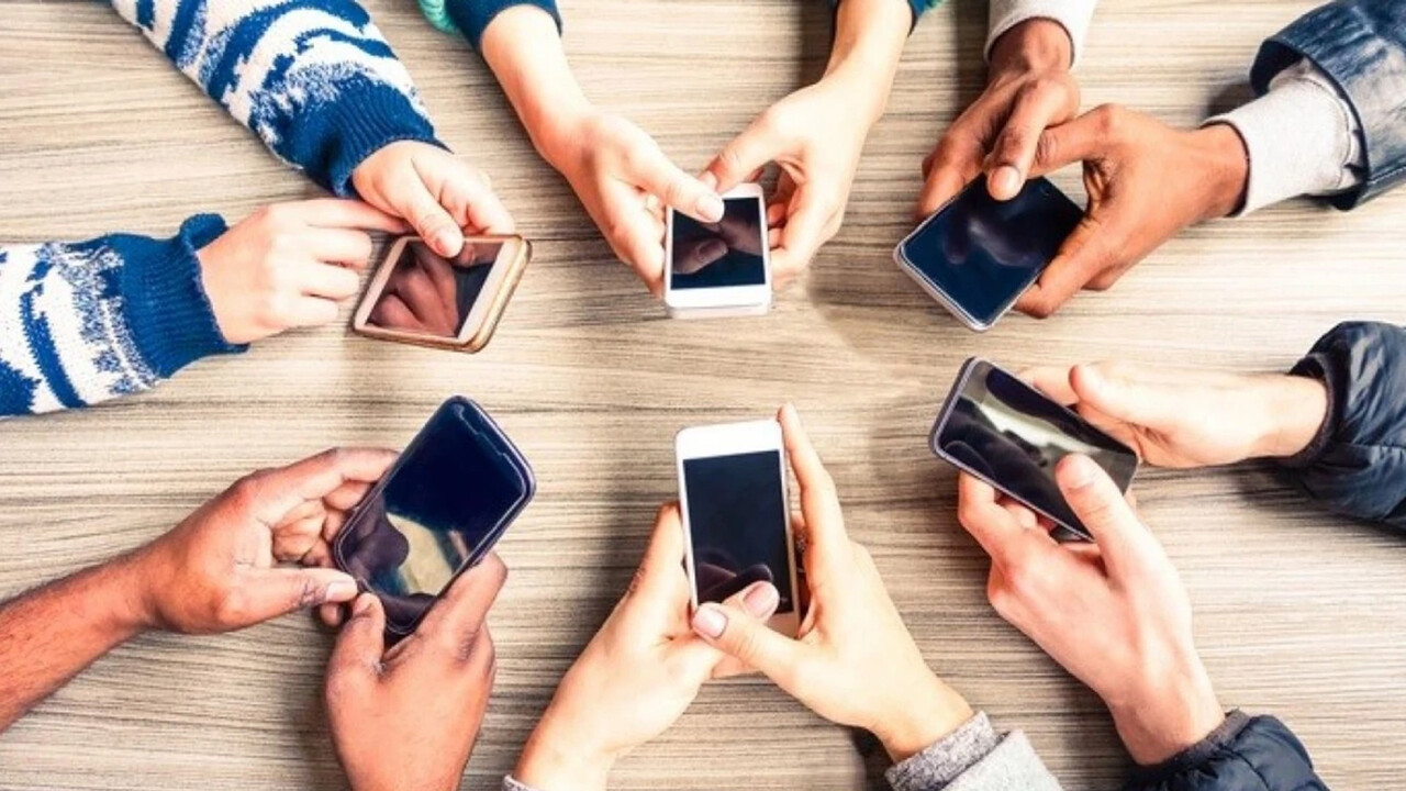Resmi Gazete'de yayımlandı: Öğrencilere cep telefonu ve ücretsiz internet desteği Resmi Gazete'de yayımlandı: Öğrencilere cep telefonu ve ücretsiz internet desteği