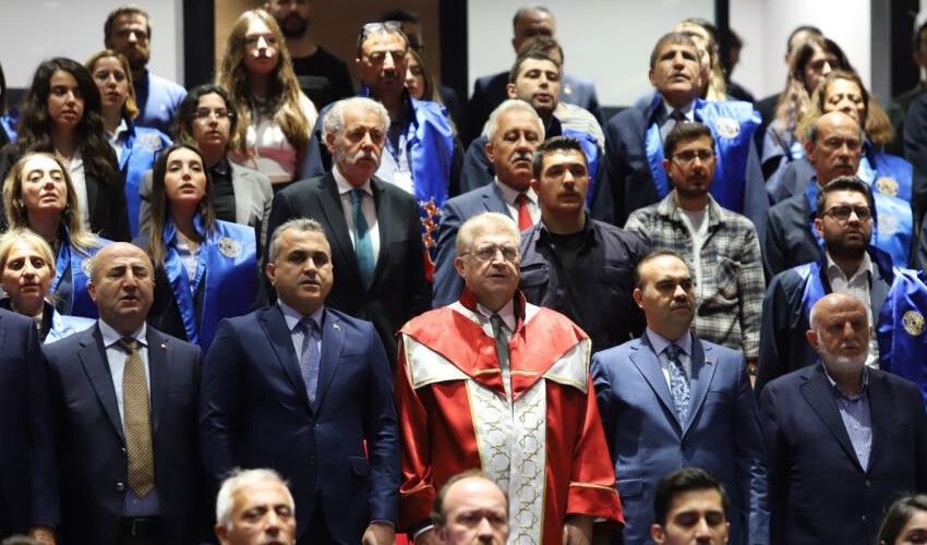 Savunma sanayinde ihracat çıtası yükseldi: Hedef 2024'te 10 milyar dolar Savunma sanayinde ihracat çıtası yükseldi: Hedef 2024'te 10 milyar dolar