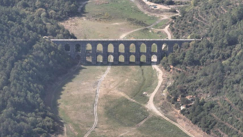 İstanbul'da barajlardaki su seviyesi son 10 yılın en düşük seviyesi: Alibey Barajı'nda tedirgin eden renk değişimi