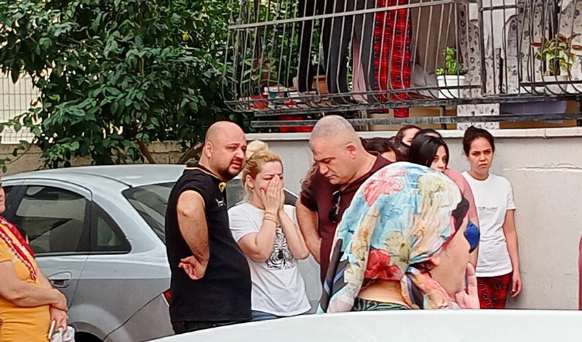 Emekli astsubay karısını öldürdü: Genç kadın çocuklarının yanında can verdi Emekli astsubay karısını öldürdü: Genç kadın çocuklarının yanında can verdi