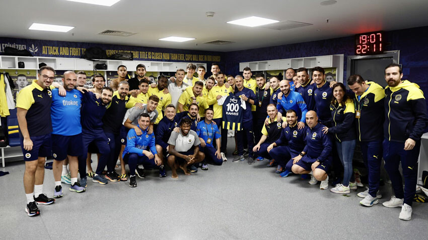İrfan Can Kahveci'nin '100'ü gülüyor! 'Benim tek hedefim şampiyonluk' İrfan Can Kahveci'nin '100'ü gülüyor! 'Benim tek hedefim şampiyonluk'