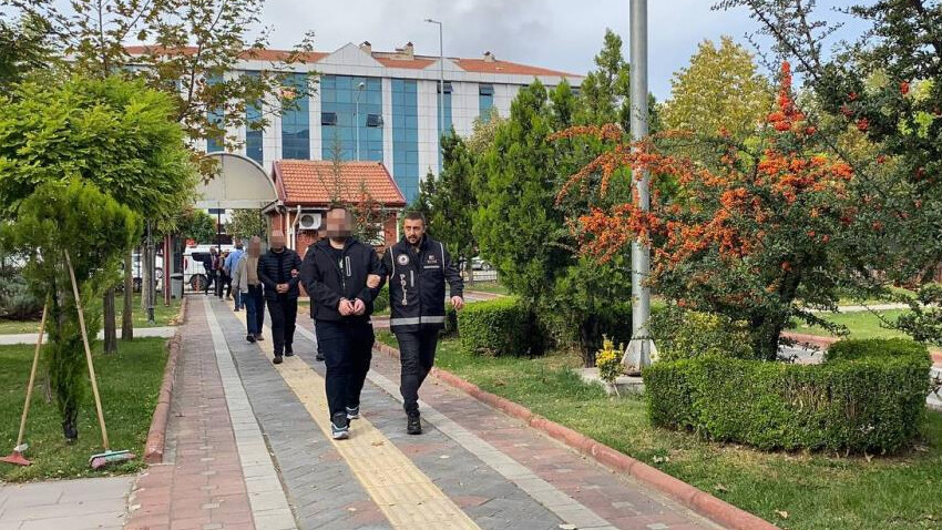 Isparta’da pos tefeciliği operasyonu: 2 tutuklama Isparta’da pos tefeciliği operasyonu: 2 tutuklama