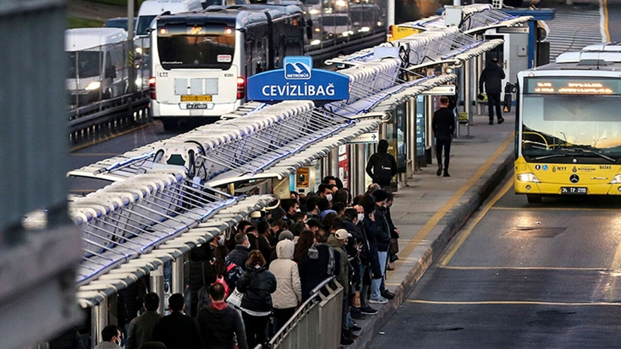 İstanbul&#039;da toplu ulaşımda yeni karar! Kredi kartıyla ödemede indirim 1 Kasım&#039;da başlıyor