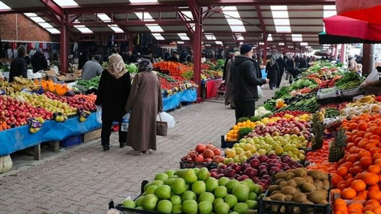 Pazar tezgahı taksi plakasıyla yarışıyor