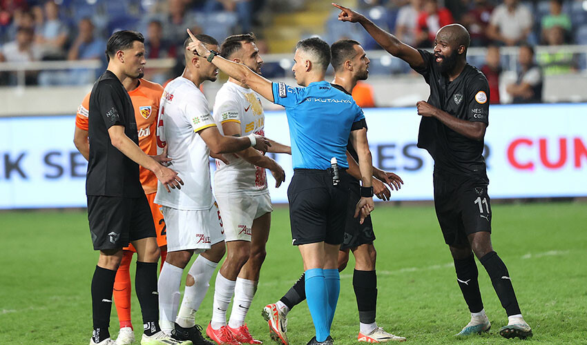 Volkan Demirel sitem etti: Bir kışız bir yazız (Hatayspor 1-2 Kayserispor ÖZET)