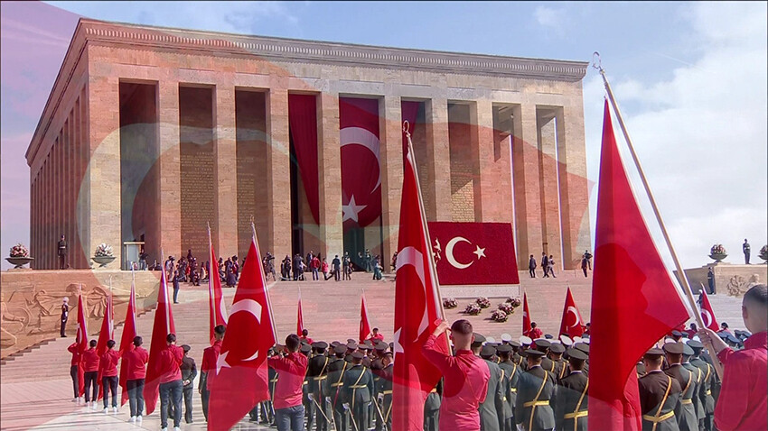 Cumhuriyet'in 100. yılı coşkuyla kutlanıyor: Cumhurbaşkanı Erdoğan ve devlet erkanı Anıtkabir'i ziyaret etti Cumhuriyet'in 100. yılı coşkuyla kutlanıyor: Cumhurbaşkanı Erdoğan ve devlet erkanı Anıtkabir'i ziyaret etti