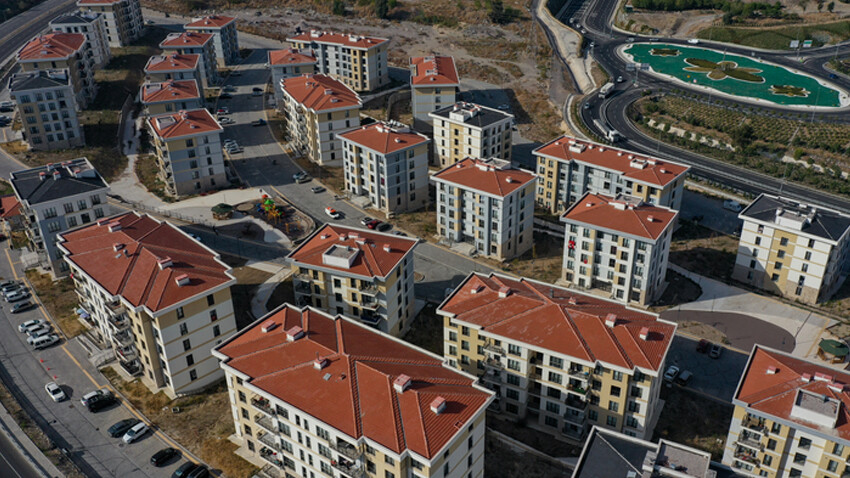 İzmir depreminin 3. yılında depremzedelere 3 bin 887 konut teslim edildi İzmir depreminin 3. yılında depremzedelere 3 bin 887 konut teslim edildi