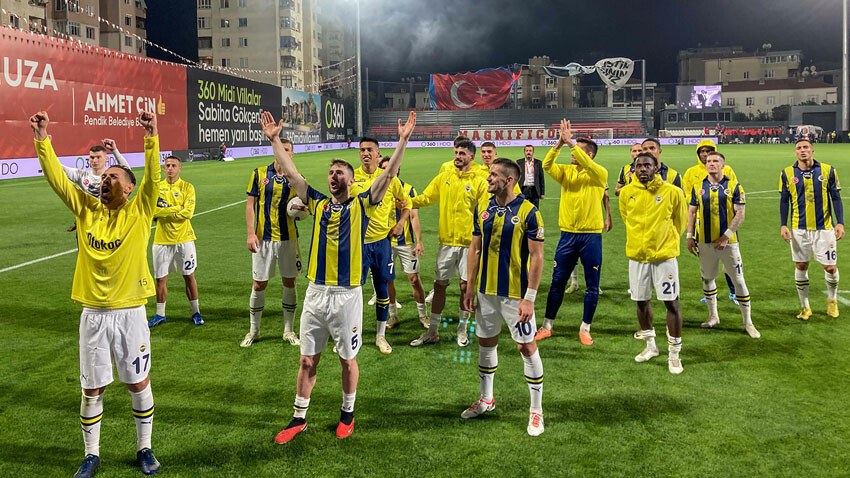 İsmail Kartal'dan 5-0'a rağmen penaltı isyanı! 'Saha ne yapılması lazım penaltı verilmesi için'