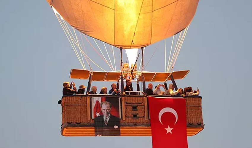 Cumhuriyet'in 100'üncü yılı 81 ilde coşkuyla kutlanıyor: İşte bayrama damga vuran görüntüler