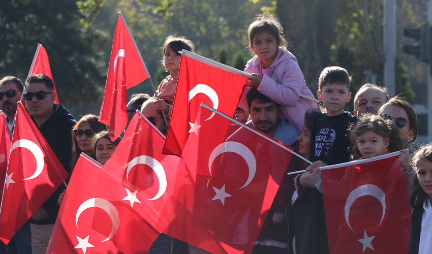 Cumhuriyet'in 100'üncü yılı 81 ilde coşkuyla kutlanıyor: İşte bayrama damga vuran görüntüler