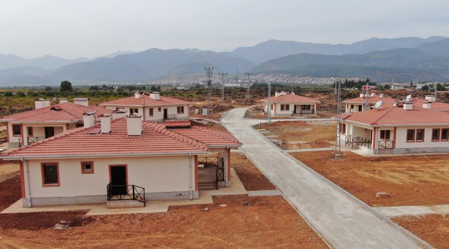 Sınırın sıfır noktasında inşa edildi... Depremzede konutları tam not aldı!