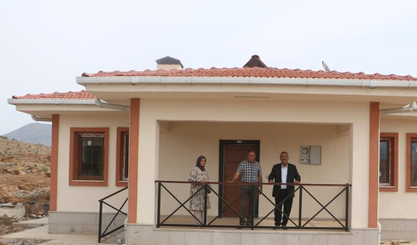 Sınırın sıfır noktasında inşa edildi... Depremzede konutları tam not aldı!