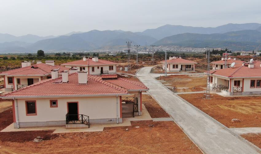 Sınırın sıfır noktasında inşa edildi... Depremzede konutları tam not aldı!