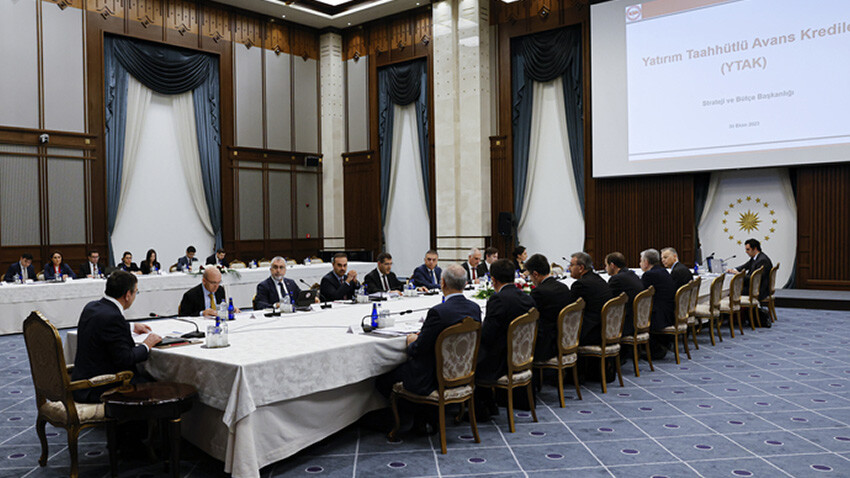 Yastık altı altının konuşulduğu ekonomi zirvesi sona erdi: Cevdet Yılmaz'dan KDV'si yüksek ihracat mesajı Yastık altı altının konuşulduğu ekonomi zirvesi sona erdi: Cevdet Yılmaz'dan KDV'si yüksek ihracat mesajı