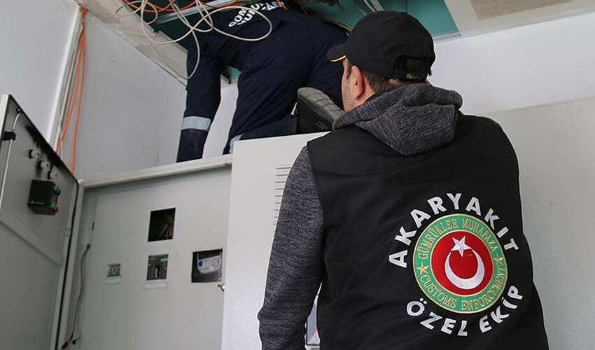 Akaryakıt için özel ekip kuruldu! Bayilere kurulan düzenek ortaya çıktı, milyarlarca TL zarar önlendi Akaryakıt için özel ekip kuruldu! Bayilere kurulan düzenek ortaya çıktı, milyarlarca TL zarar önlendi