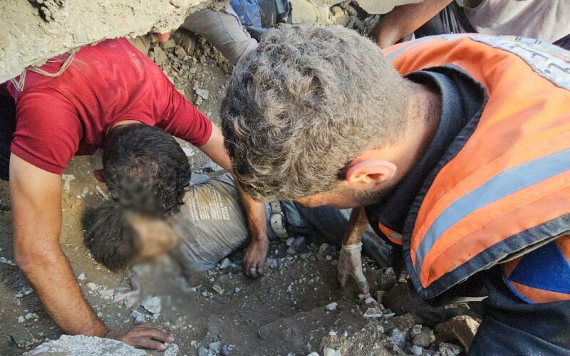 Son dakika: İsrail Gazze'de mülteci kampını füzelerle vurdu: En az 100 sivil katledildi! Son dakika: İsrail Gazze'de mülteci kampını füzelerle vurdu: En az 100 sivil katledildi!