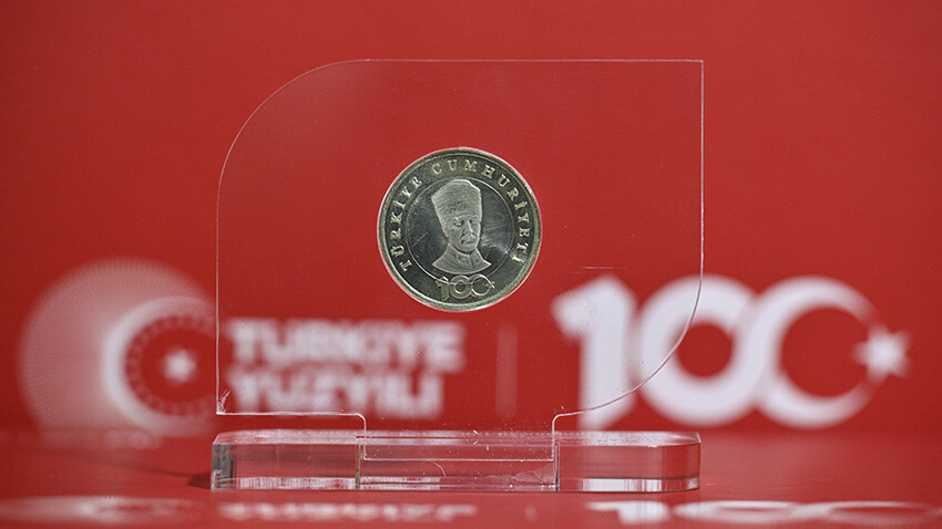 Cumhuriyet'in yüz yıllık hatırası dolaşıma başladı! Resmi Gazete'de yayımlandı: 5 TL'lik madeni para tedavüle girdi