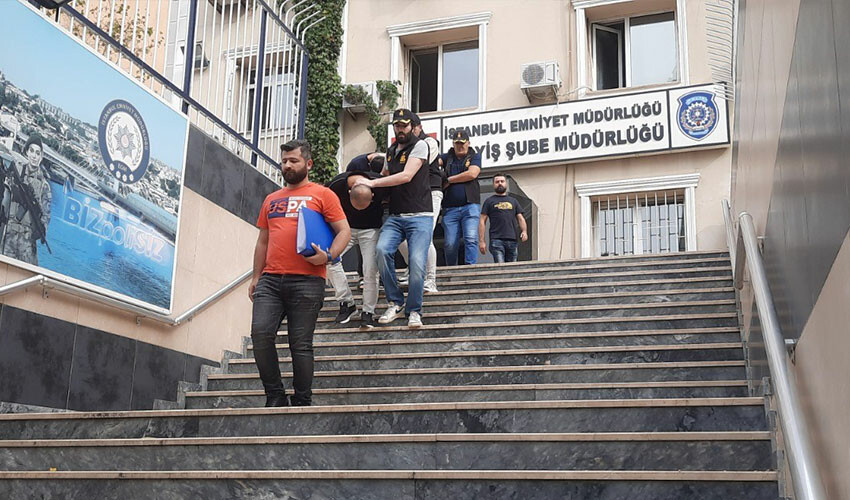 Küçükçekmece'de maskeli saldırganlar dehşet saçtı: O anlar anbean kamerada