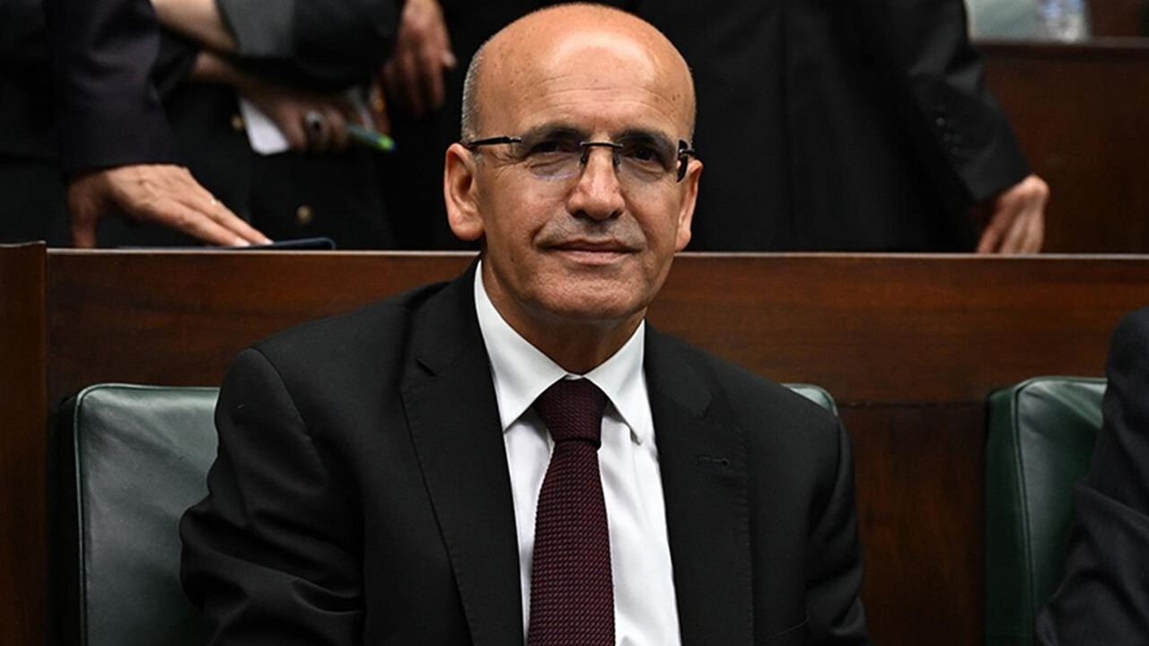 Son Dakika! Bakan Mehmet Şimşek'ten refah mesajı: Çalışan ve emeklileri enflasyona ezdirmeyeceğiz Son Dakika! Bakan Mehmet Şimşek'ten refah mesajı: Çalışan ve emeklileri enflasyona ezdirmeyeceğiz