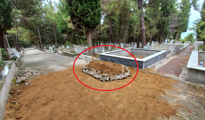 Sinop'ta şaka gibi olay: Eski belediye çalışanını yola defnettiler