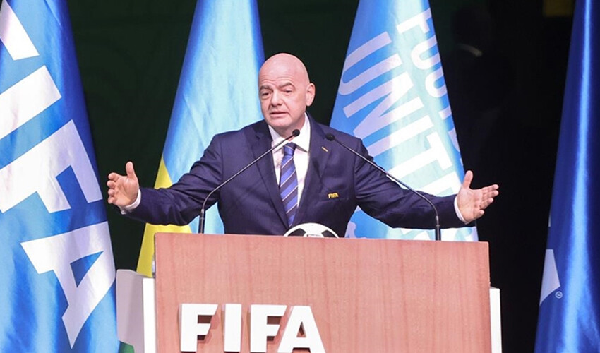 Dünya Kupası'na ev sahipliği yapacak ülke belli oldu: FIFA Başkanı Infantino resmen açıkladı Dünya Kupası'na ev sahipliği yapacak ülke belli oldu: FIFA Başkanı Infantino resmen açıkladı