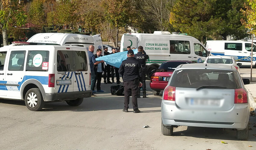 Çorum'da silahlı kavga kanlı bitti: 1 ölü, 1 yaralı Çorum'da silahlı kavga kanlı bitti: 1 ölü, 1 yaralı