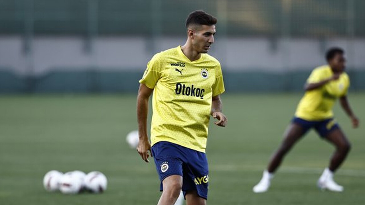 Fenerbahçe'de Mert Müldür'den beklenti büyük Fenerbahçe'de Mert Müldür'den beklenti büyük