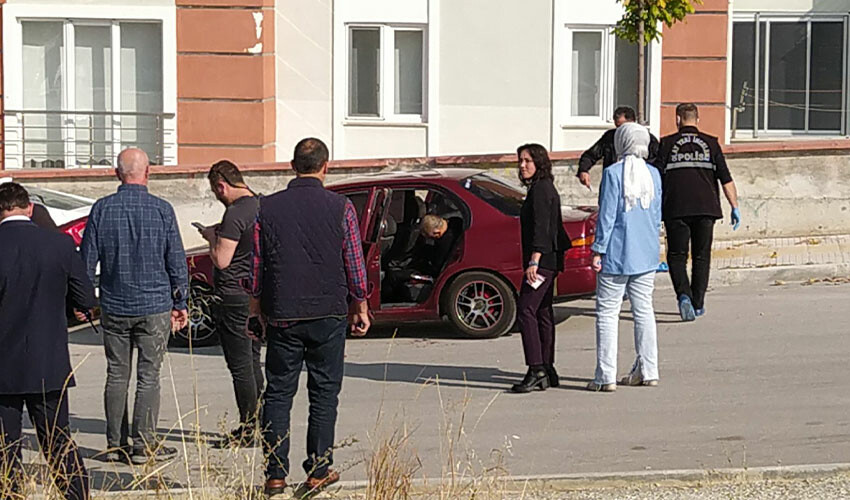 Çorum'da silahlı kavga kanlı bitti: 1 ölü, 1 yaralı Çorum'da silahlı kavga kanlı bitti: 1 ölü, 1 yaralı