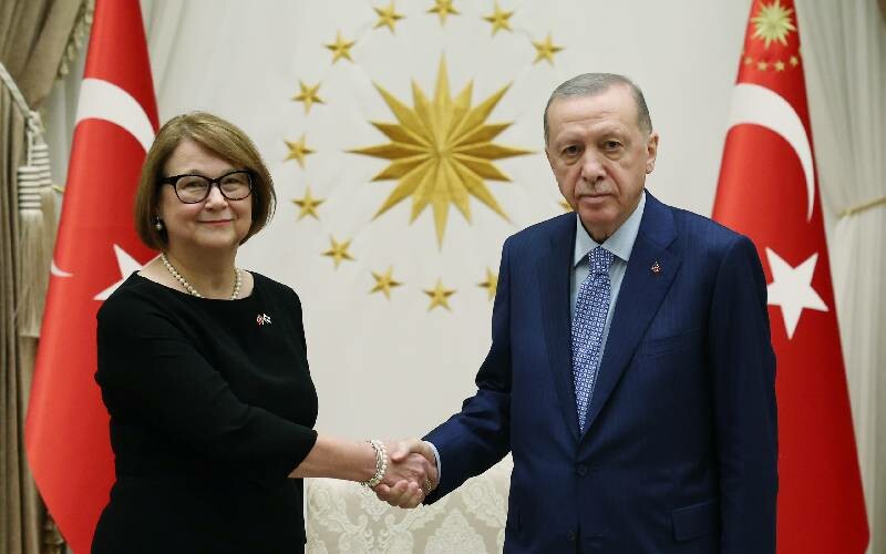 Büyükelçilerden Cumhurbaşkanı Erdoğan’a güven mektubu Büyükelçilerden Cumhurbaşkanı Erdoğan’a güven mektubu