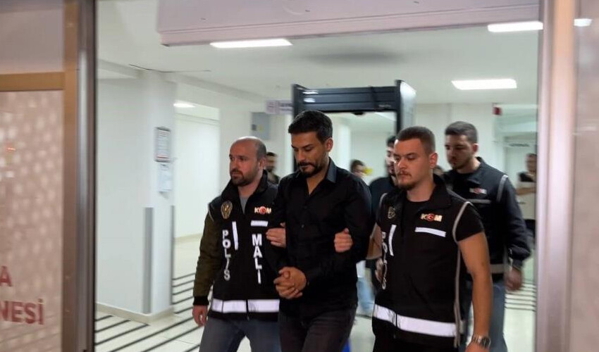 Canlı yayında ‘Alnımız ak’ diye savunmuştu… Dilan ve Engin Polat’ın avukatı gözaltında! Canlı yayında ‘Alnımız ak’ diye savunmuştu… Dilan ve Engin Polat’ın avukatı gözaltında!