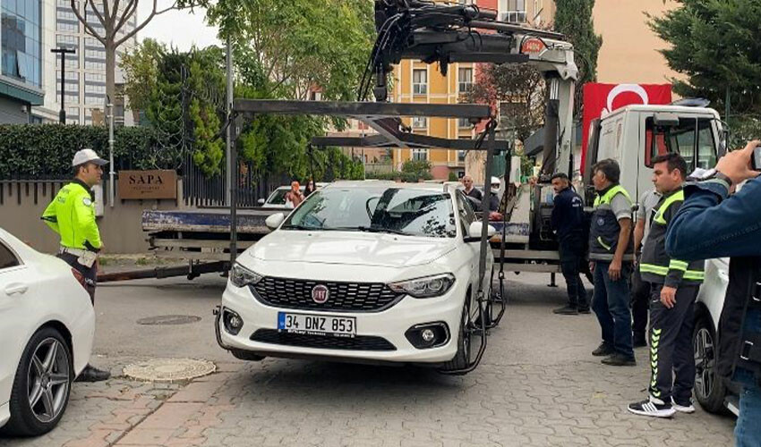 Dilan ve Engin Polat çiftine ait araçlar İstanbul İl Emniyet Müdürlüğü'nde sergilendi Dilan ve Engin Polat çiftine ait araçlar İstanbul İl Emniyet Müdürlüğü'nde sergilendi