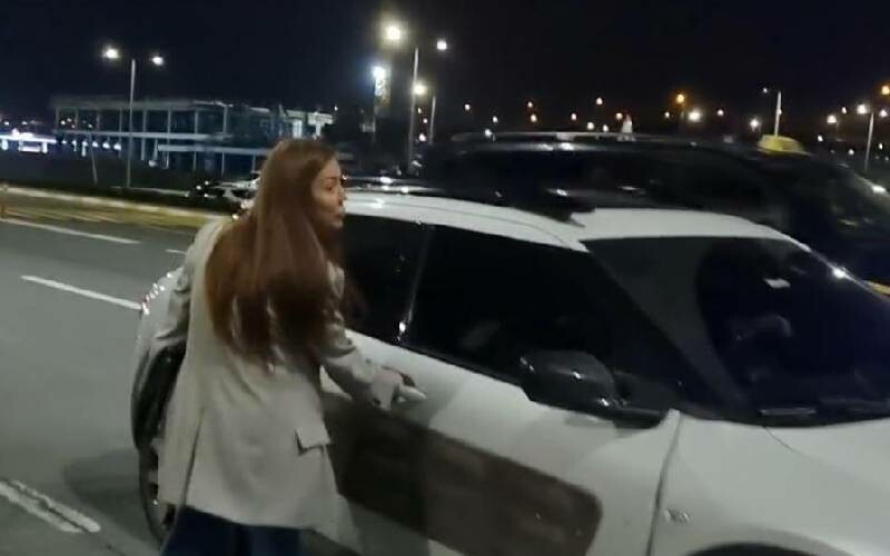 Son dakika... Dilan Polat'ın ardından bir gözaltı daha! Banu Parlak adliyeye sevk edildi Son dakika... Dilan Polat'ın ardından bir gözaltı daha! Banu Parlak adliyeye sevk edildi