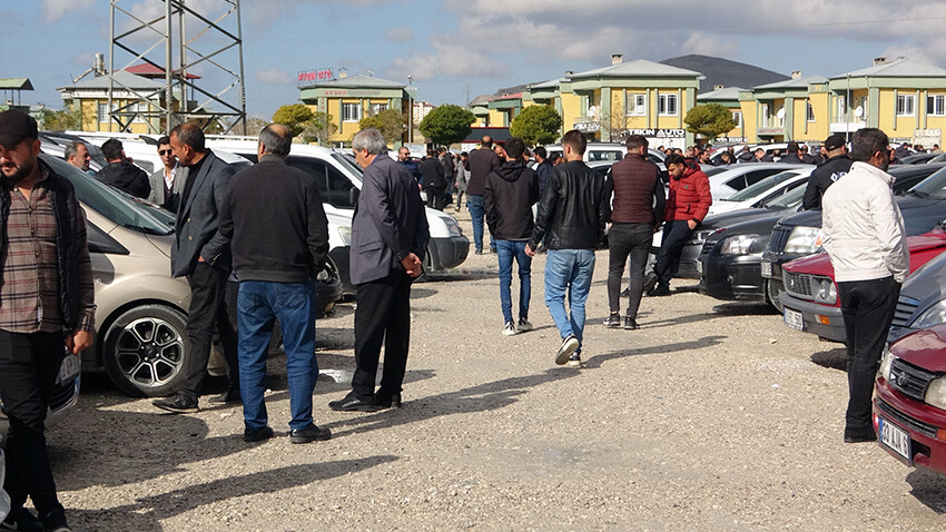 Altın yerine araç alanlar panikte! İkinci el otomobil fiyatları düştü, almanın tam zamanı