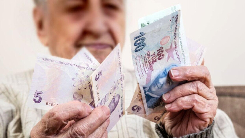 Emekliye 5 bin TL ikramiye ödeme takvimi: Cumhuriyet hediyesi ne zaman yatacak? Son tarih belli oldu Emekliye ikramiye ödemesi için son tarih