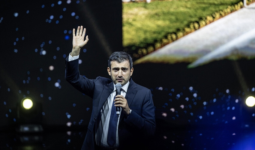 Selçuk Bayraktar, 'TCG Anadolu' detayını verdi: TB3 şu anda havada selçuk bayraktar