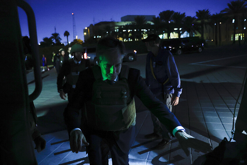 ABD Dışişleri Bakanı Blinken Bağdat'a gitti, çelik yelek ile gezdi