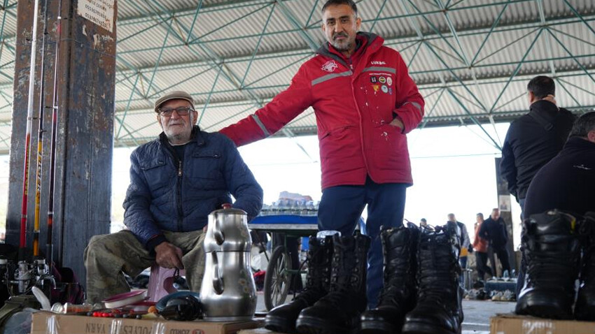 Esnaf da vatandaşlar da memnun! Bu pazarda yok yok, tüm ihtiyaçları için buraya akın ediyorlar Esnaf da vatandaşlar da memnun! Bu pazarda yok yok, tüm ihtiyaçları için buraya akın ediyorlar