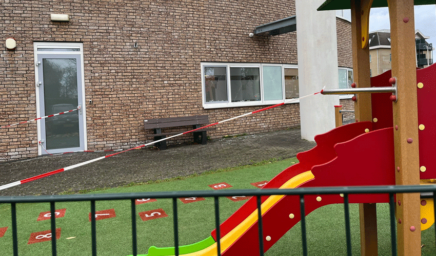 Avrupa'da İslam düşmanlığı! Hollanda'da camiye saldırdılar