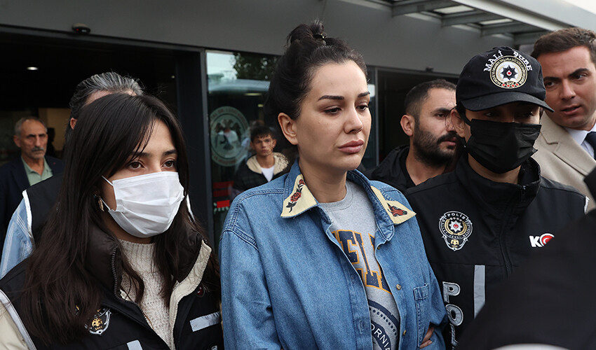 ‘Oğluma kim bakacak’ diye isyan eden Dilan Polat’ın cezaevinde çocuklarıyla nasıl görüşeceği belli oldu ‘Oğluma kim bakacak’ diye isyan eden Dilan Polat’ın cezaevinde çocuklarıyla nasıl görüşeceği belli oldu