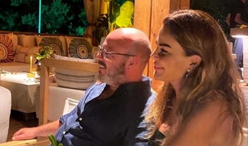 Kalabalık doğum günü kutlaması… Özlem Yıldız aileye girdi Kalabalık doğum günü kutlaması… Özlem Yıldız aileye girdi