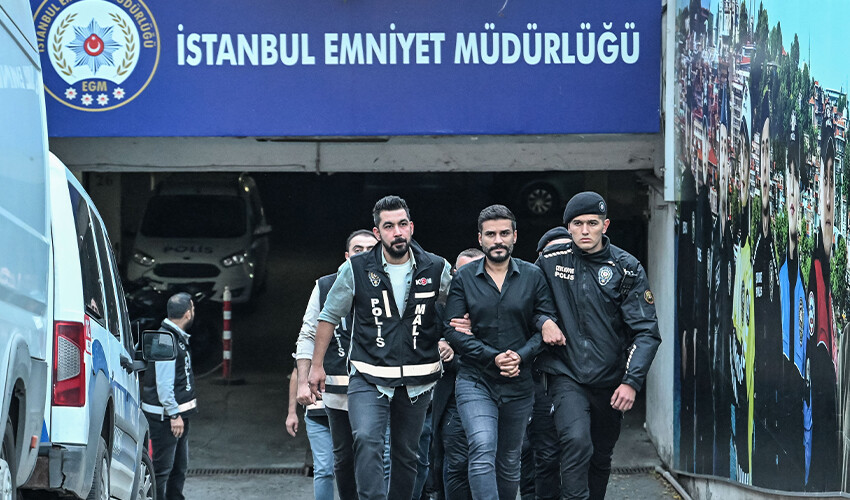 Dilan-Engin Polat çiftinin avukatı dosyadan çekildiğini açıkladı Dilan-Engin Polat çiftinin avukatı dosyadan çekildiğini açıkladı