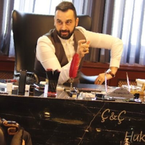 Dilan-Engin Polat çiftinin avukatı dosyadan çekildiğini açıkladı Dilan-Engin Polat çiftinin avukatı dosyadan çekildiğini açıkladı