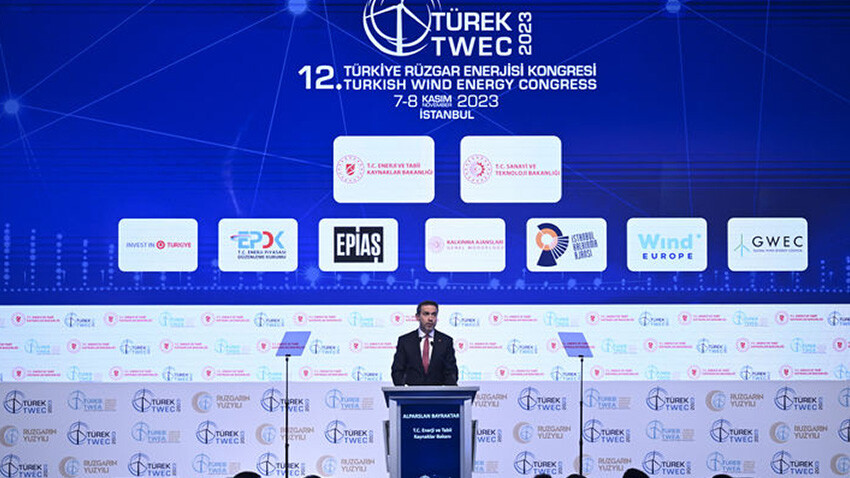 Türkiye yeşil enerjide vites yükseltiyor! Bakan Bayraktar duyurdu: Elektriğin yüzde 25'i rüzgardan karşılanacak Türkiye yeşil enerjide vites yükseltiyor! Bakan Bayraktar duyurdu: Elektriğin yüzde 25'i rüzgardan karşılanacak