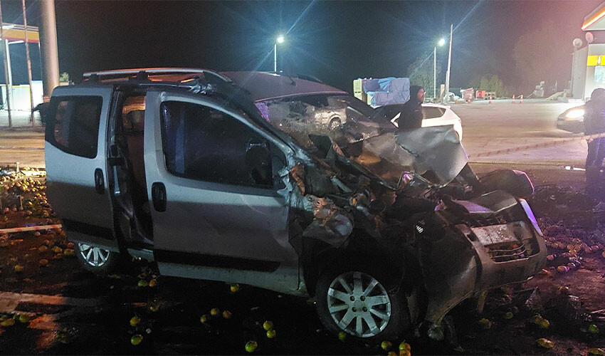 Erzurum'da peş peşe kaza: 1 ölü, 3 yaralı Erzurum'da peş peşe kaza: 1 ölü, 3 yaralı