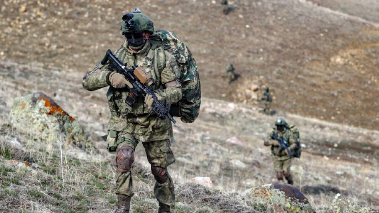 Teröre geçit yok! Yunanistan'a kaçmak isteyen 7 terörist yakalandı Teröre geçit yok! Yunanistan'a kaçmak isteyen 7 terörist yakalandı