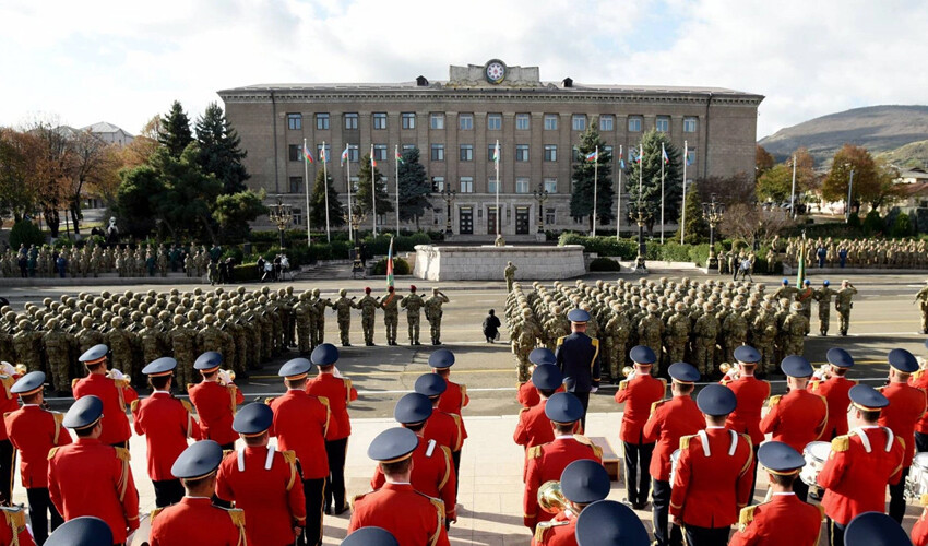 Azerbaycan bayrağının Karabağ'a asılışının yıl dönümü! Hankendi şehrinde resmi törenle kutlandı Azerbaycan bayrağının Karabağ'a asılışının yıl dönümü! Hankendi şehrinde resmi törenle kutlandı