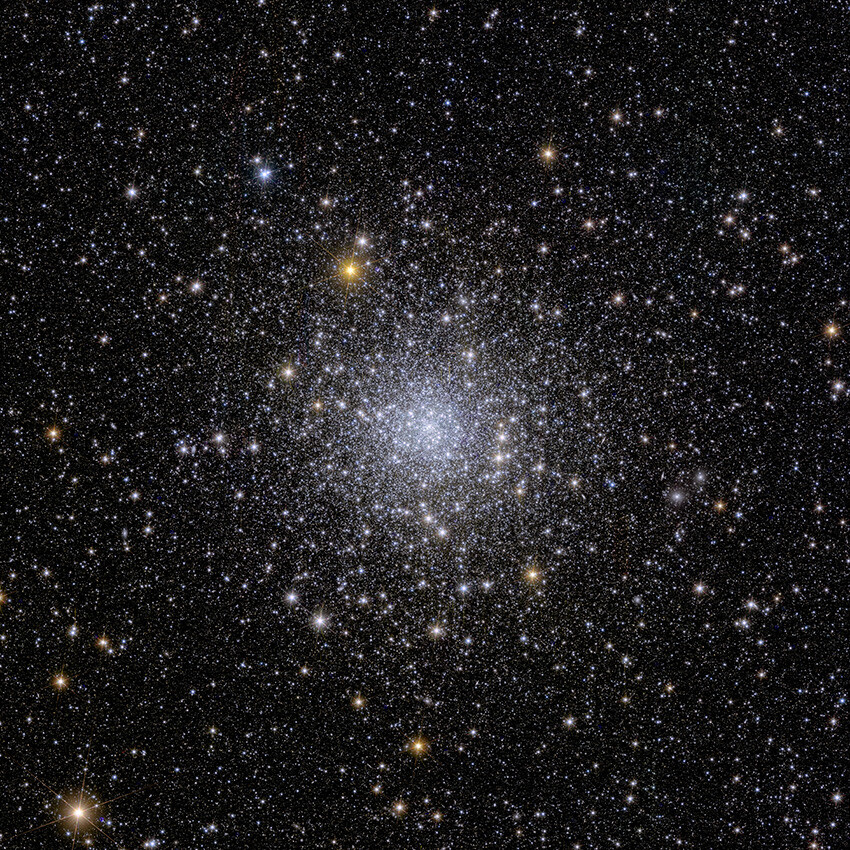 ESA'nın Euclid Teleskobu'ndan ilk! Uzaydan gelen bu fotoğraflar girdap gibi kendine çekiyor galaksi